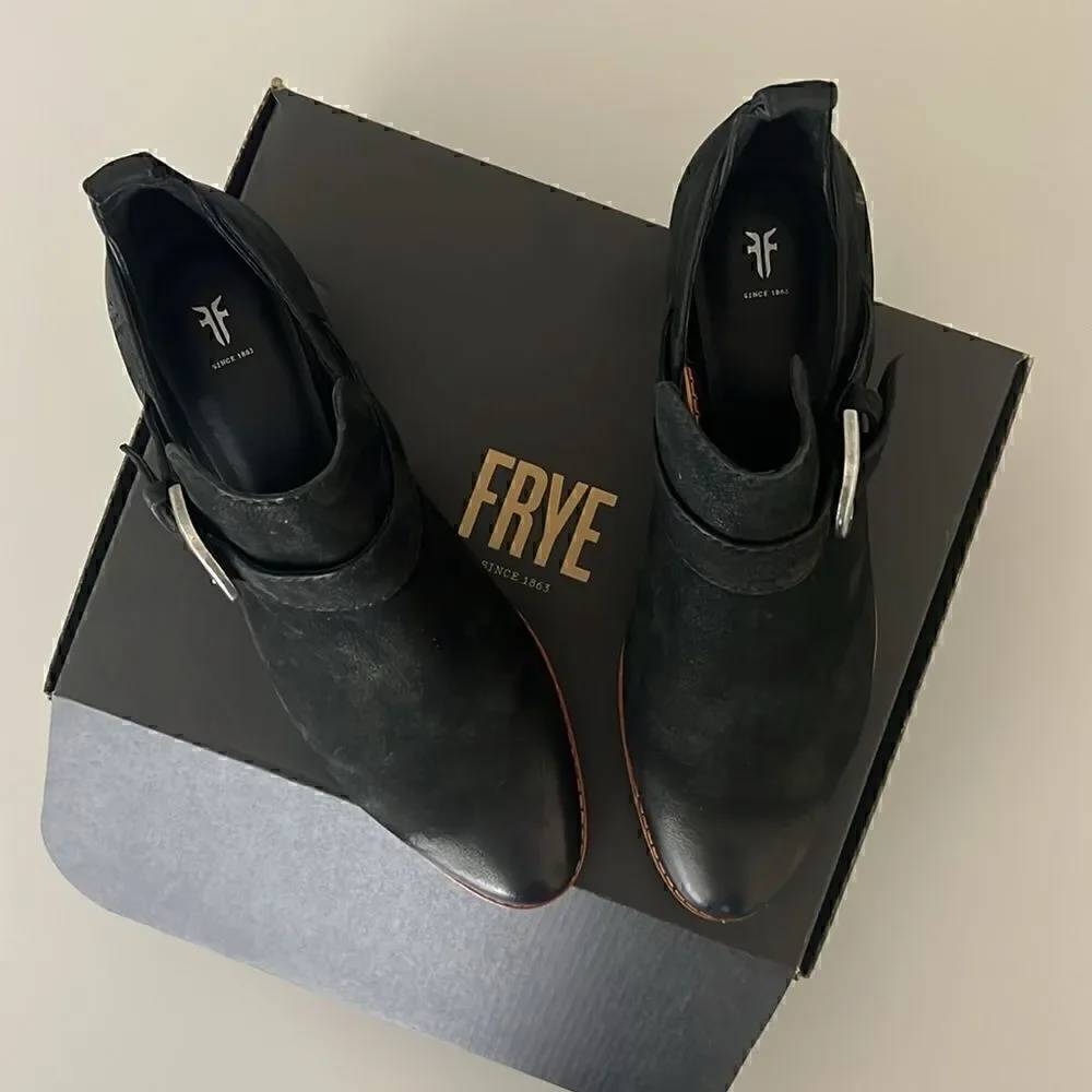 Frye Mia Cut Out Bootie in Black Size 9.5